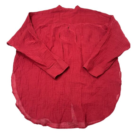 MONDAY Swimwear Barcelona Tunic in Cherry Red Crinkle Linen - Picture 2 of 3